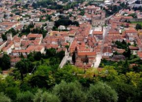 216641_131509513605535_8180825_n