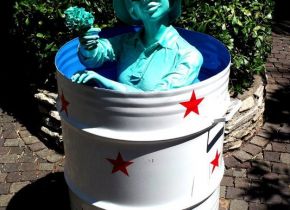 285047_131512970271856_4853736_n